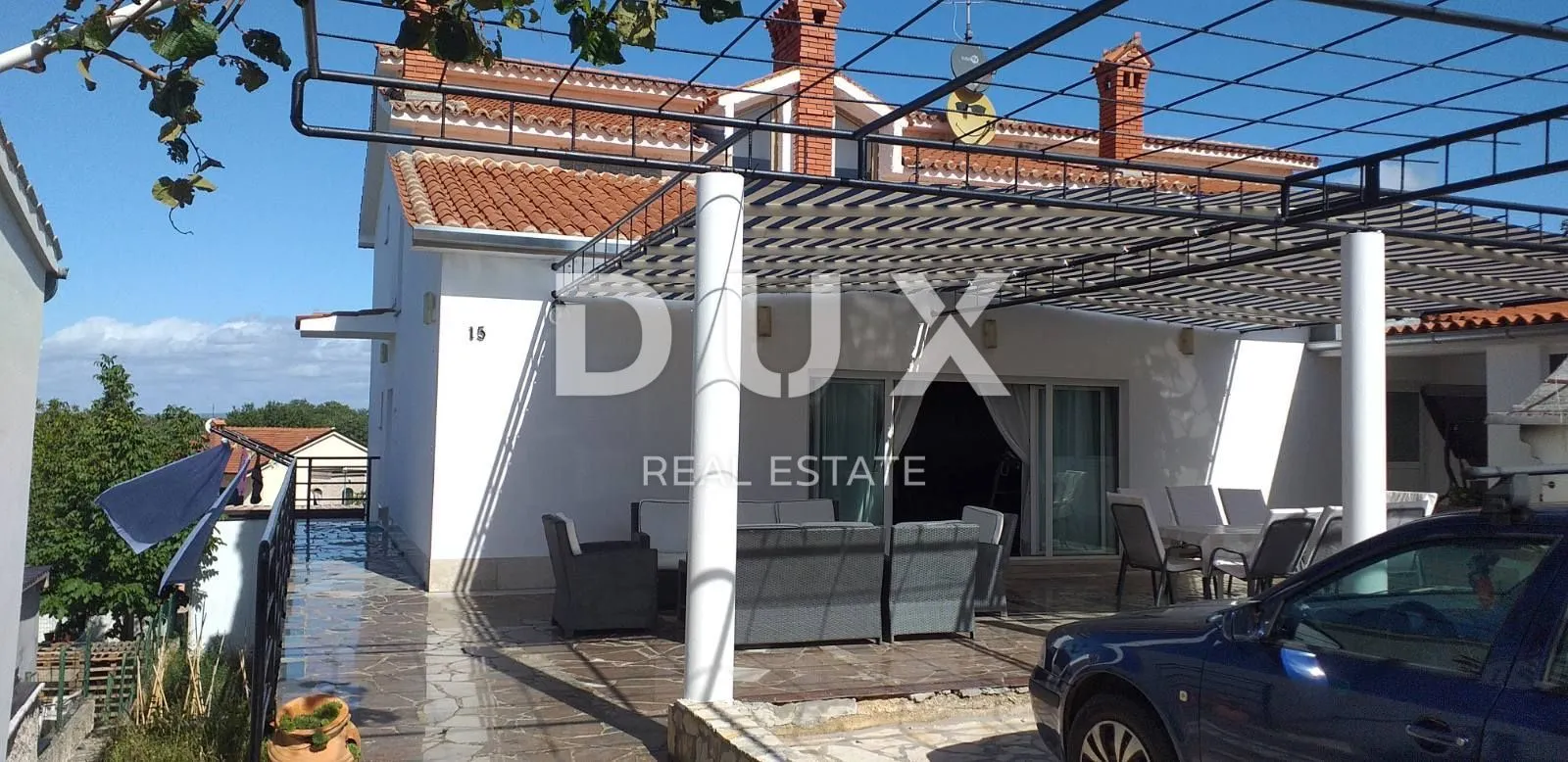 istra, pula - velika obiteljska kuća s 2 apartmana, konobom i garažom - slika 13