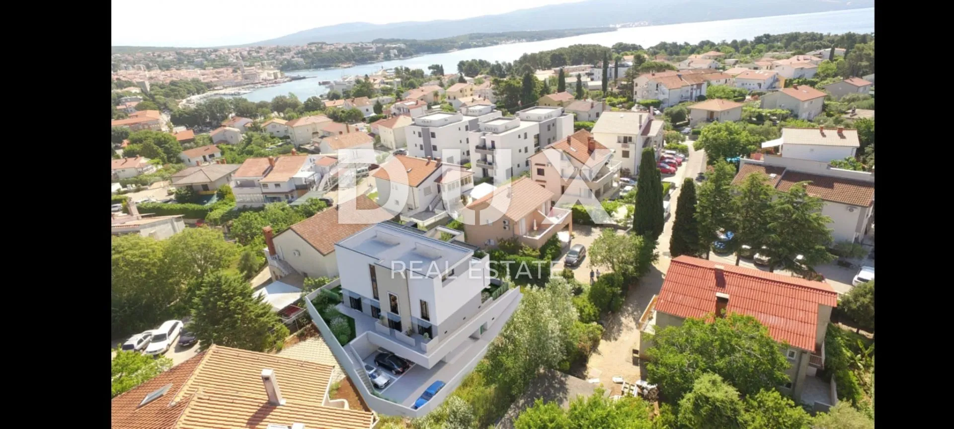 otok krk, grad krk - stan 3s+db, garaža, krovna terasa - slika 12