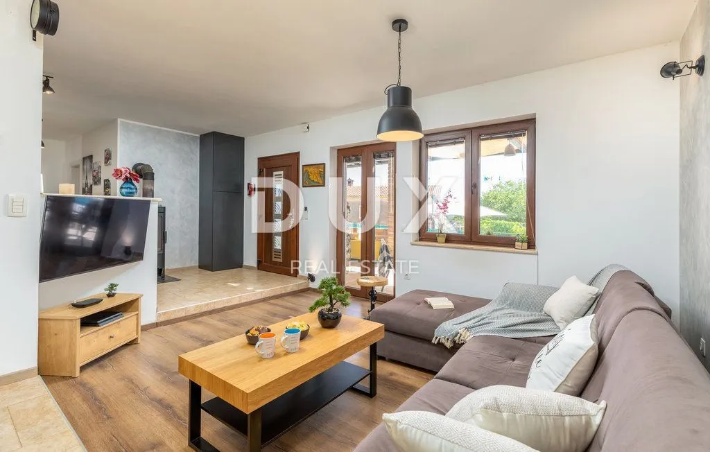 ližnjan, jadreški, kuća, 140 m2, bazen 30 m2 - slika 6