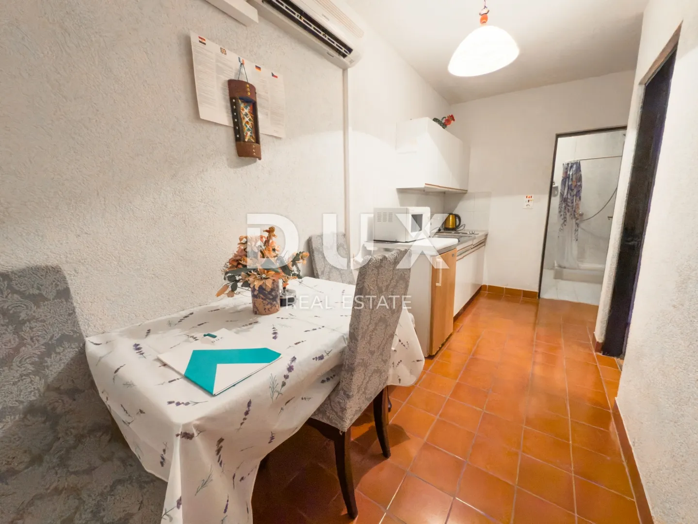 otok krk, baška - kuća s 5 apartmana i velikom okućnicom - slika 33