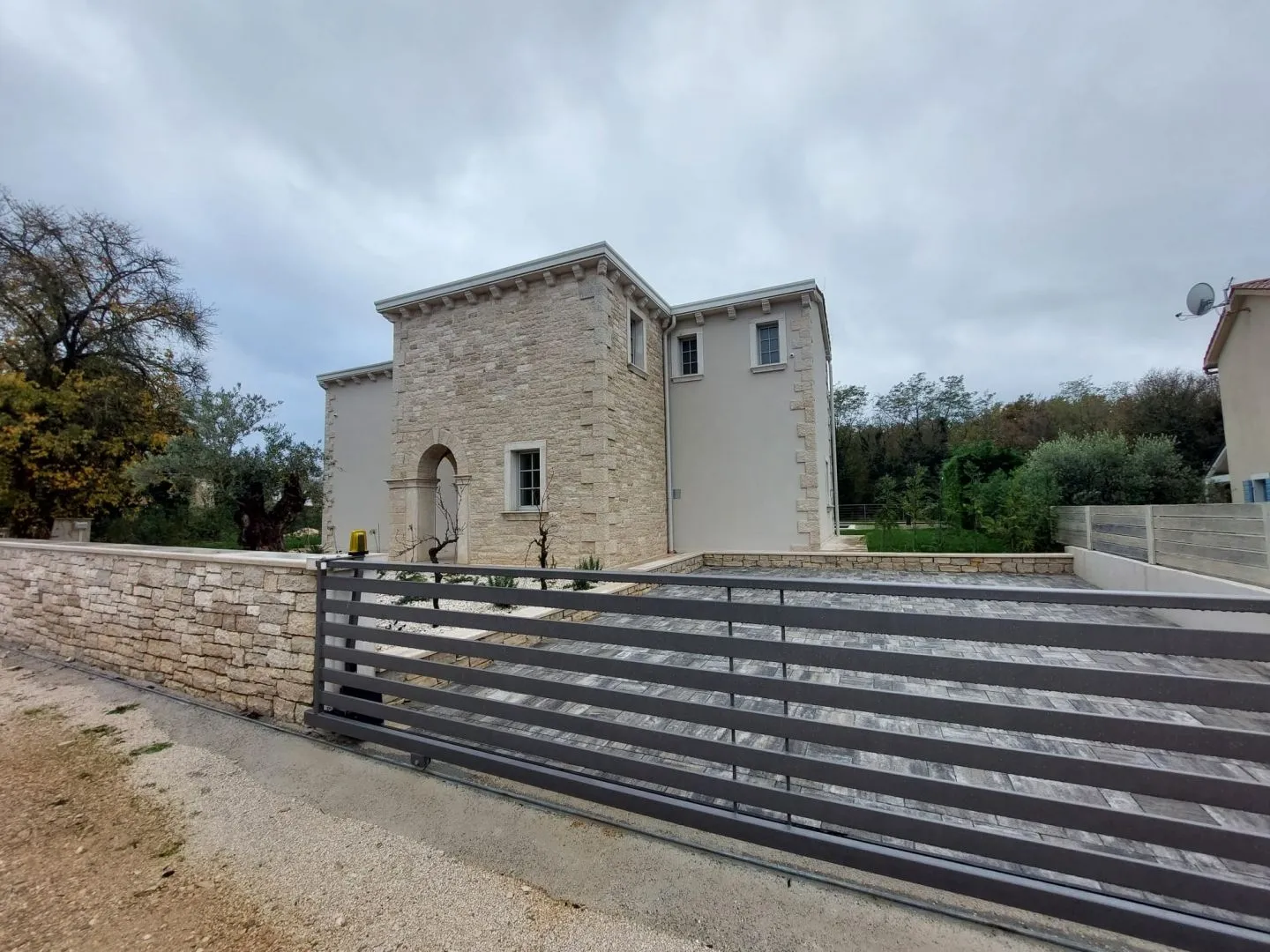 istra, barban - visokokvalitetna kamena vila s bazenom - slika 28