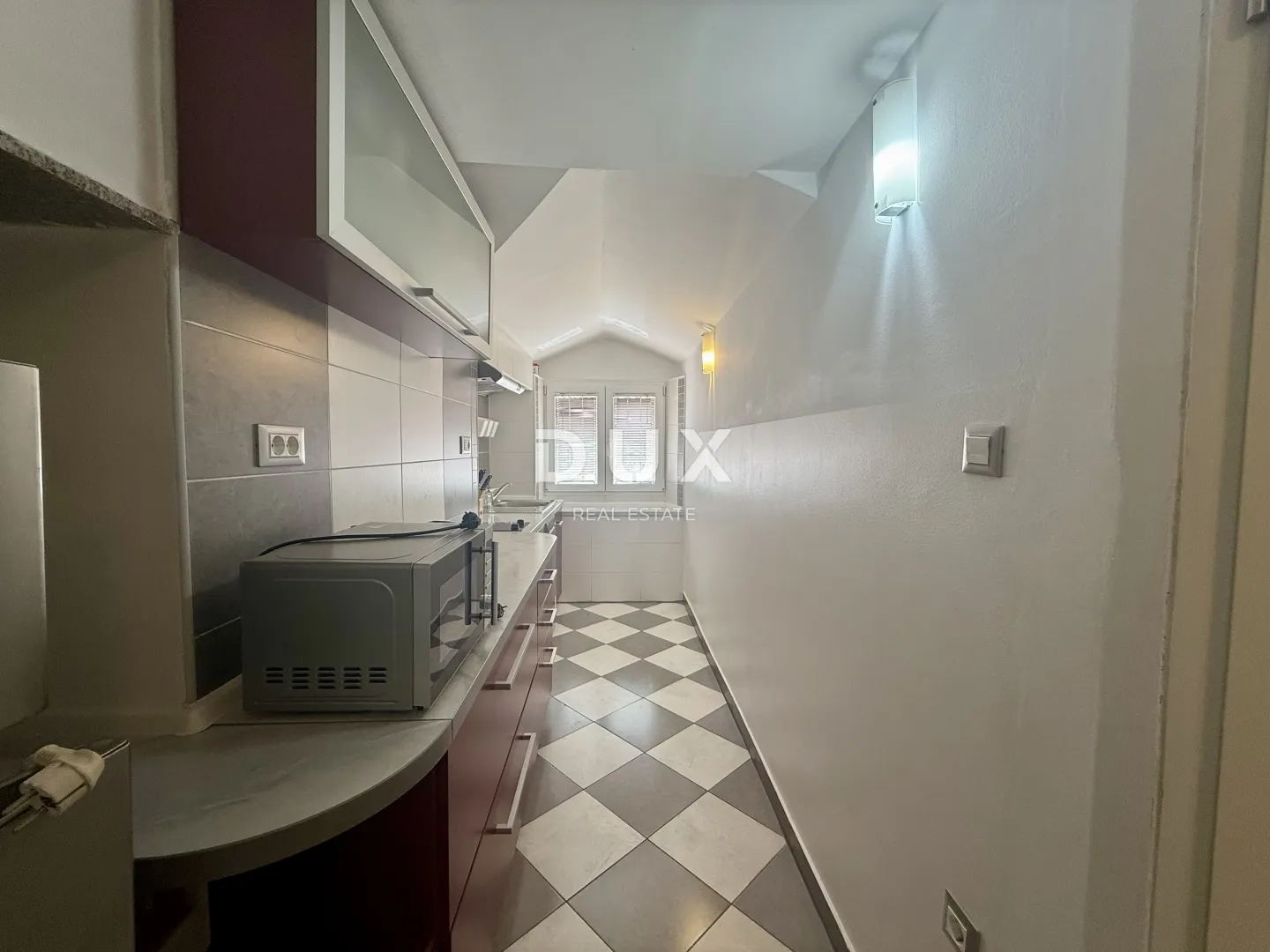 rijeka, strogi centar, 66 m2, useljiv, investicija, treći kat - slika 3