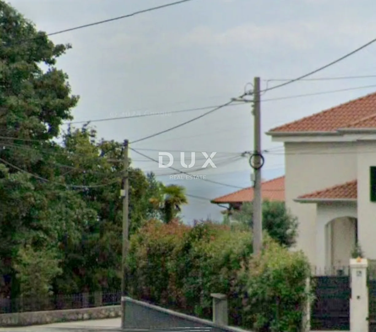 OPATIJA, MATULJI- građevinsko zemljište 850m2 u blizini centra s pogledom na more za stambenu zgradu stanove/ obiteljsku kuću
