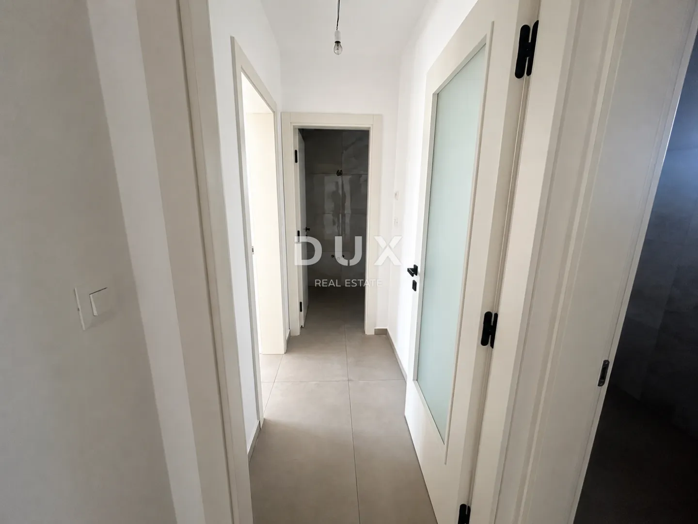 primošten, dolac – stan u prizemlju s vrtom od 64 m², 2 spavaće sobe - slika 21
