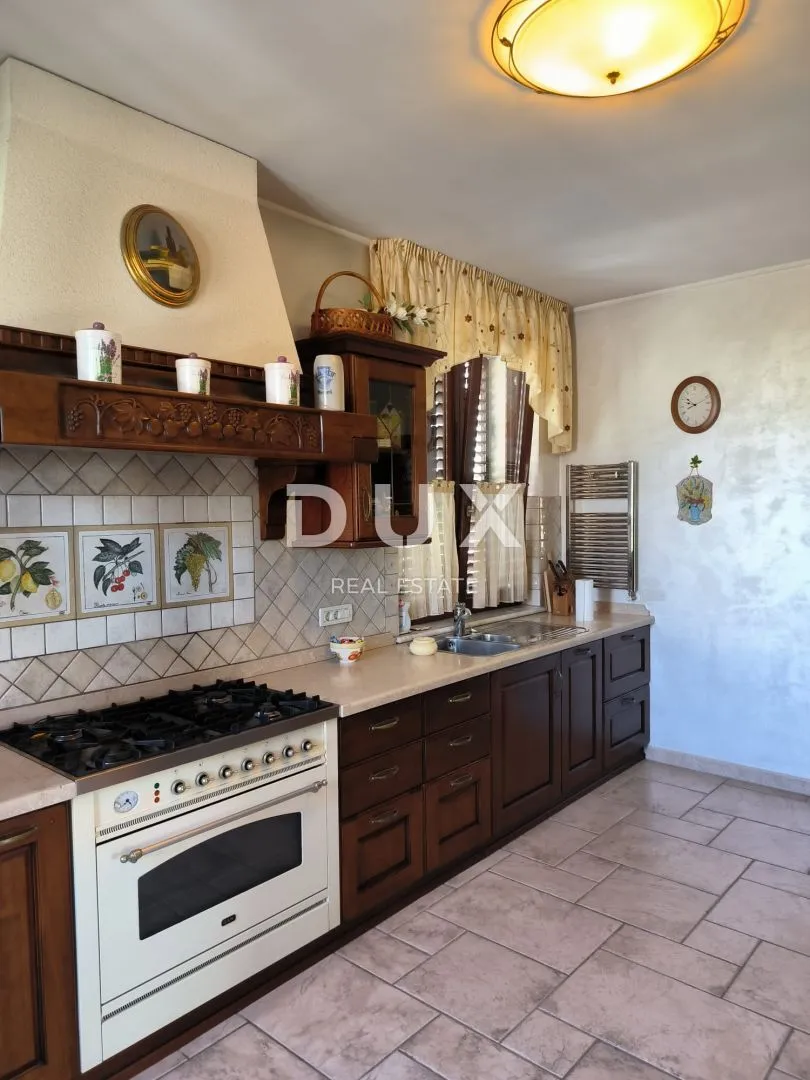 istra, umag - raskošna vila prvi red do mora! - slika 70