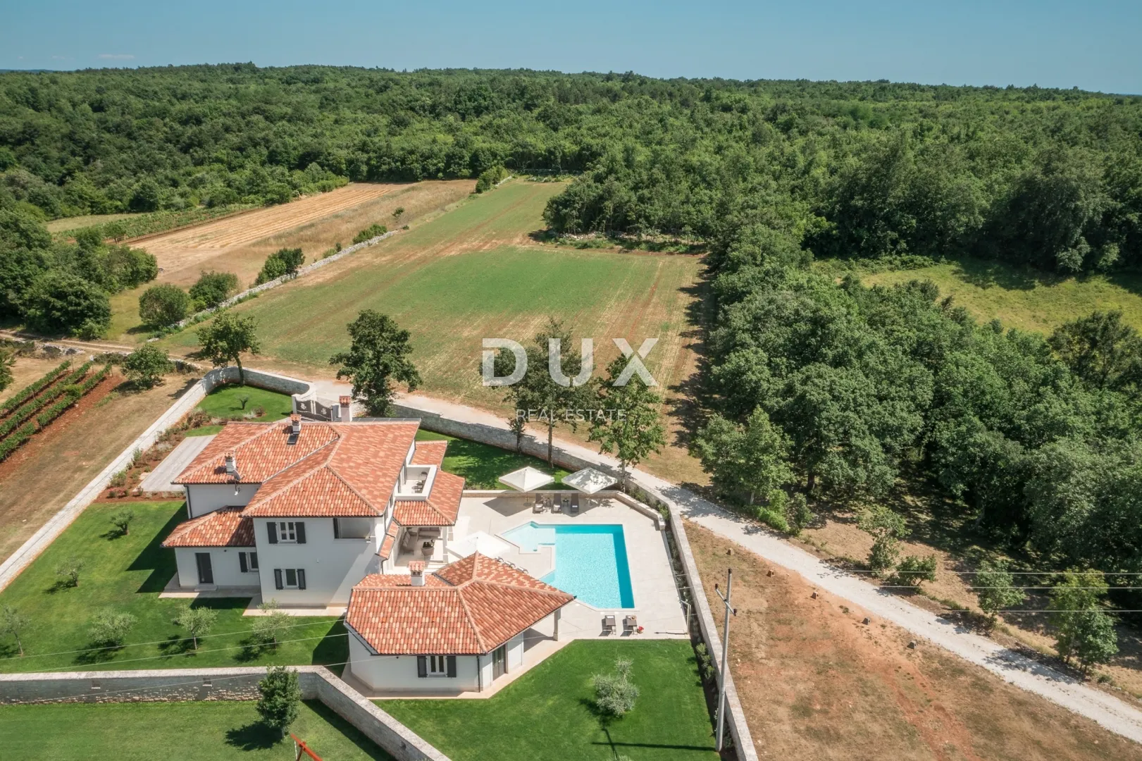 istra, tinjan - raskošna kuća s bazenom - slika 4