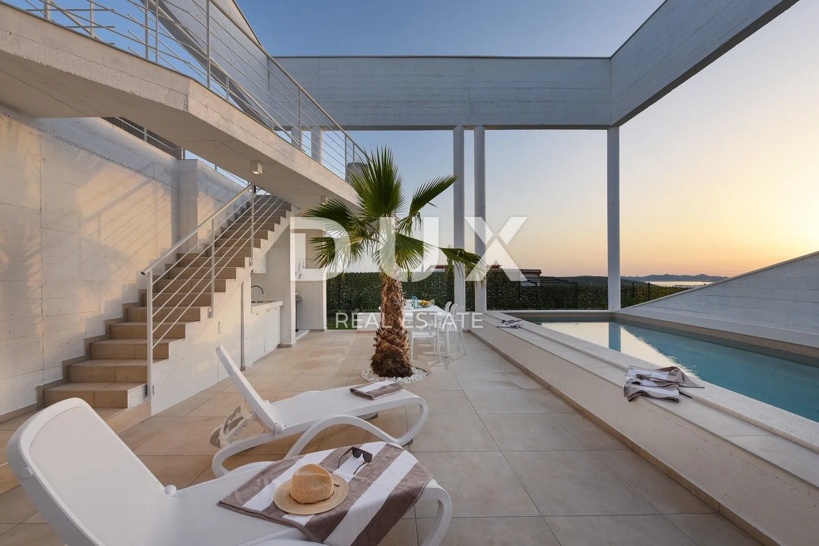 ZADAR, DEBELJAK - Luksuzna moderna vila s bazenom i pogledom na more - Debeljak, Sukošan