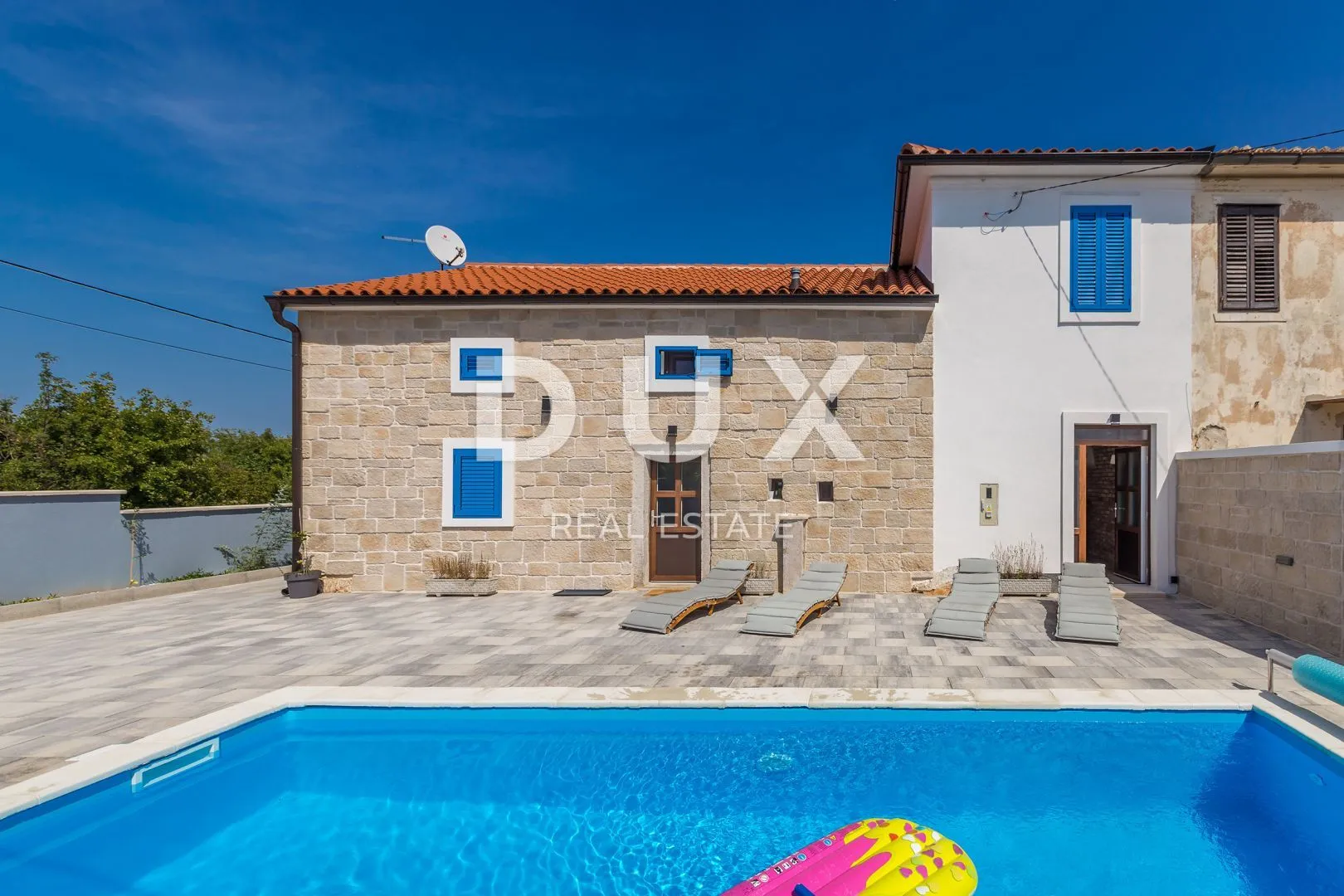 OTOK KRK, okolica DOBRINJA - Dvojna kamena kuća s bazenom - Gabonjin, Dobrinj