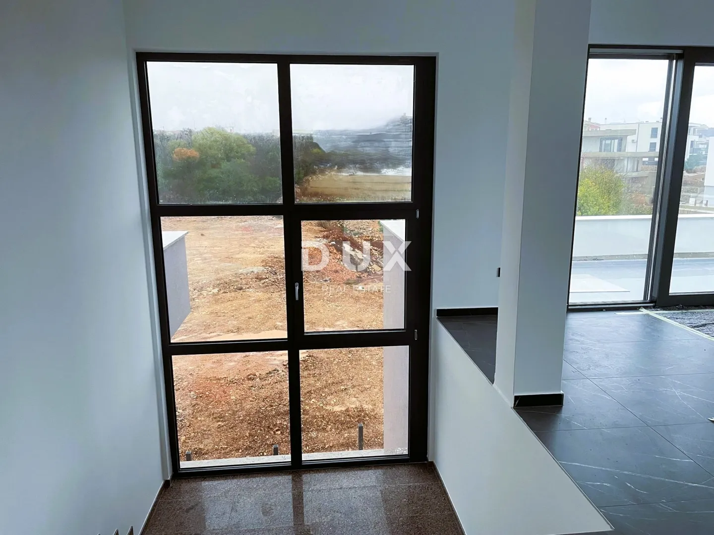 otok krk, grad krk - moderan penthouse od 100 m2 - slika 13