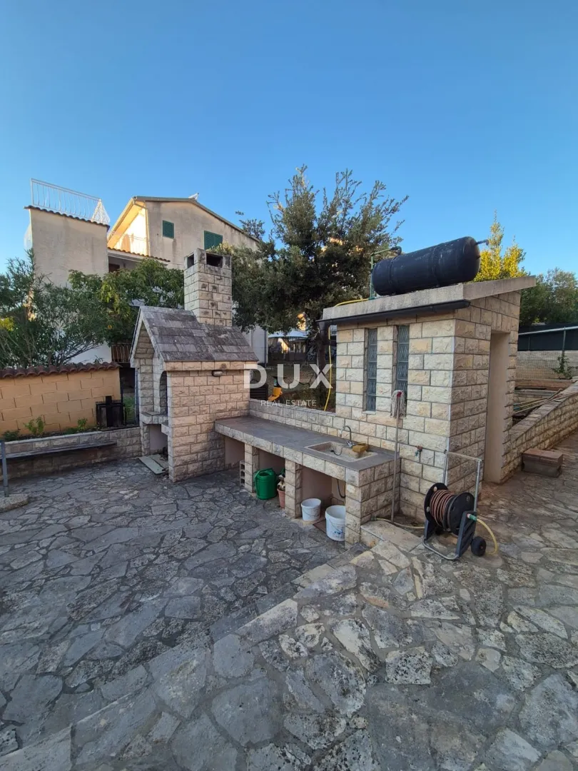 biograd, sveti filip i jakov - kvalitetna prostrana kuća - slika 2