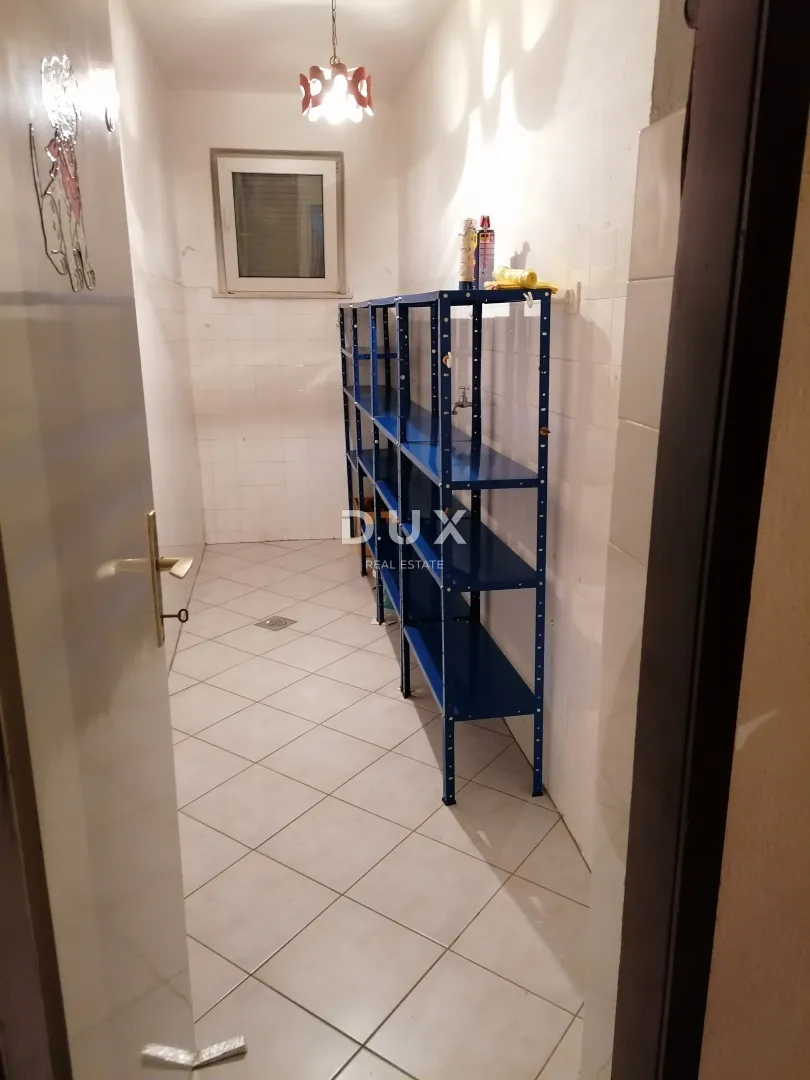 zadar, zemunik - prilika! renovirana obiteljska kuća - slika 38
