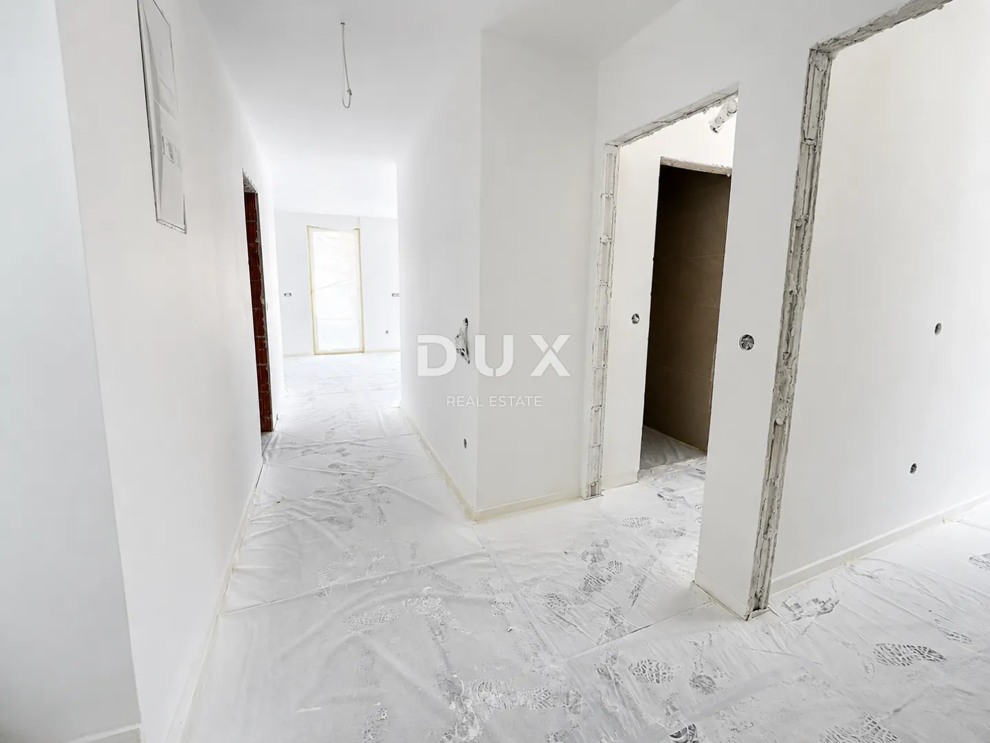 vodice, srima – penthouse s liftom, krovna terasa 109 m², 70m od plaže - slika 14