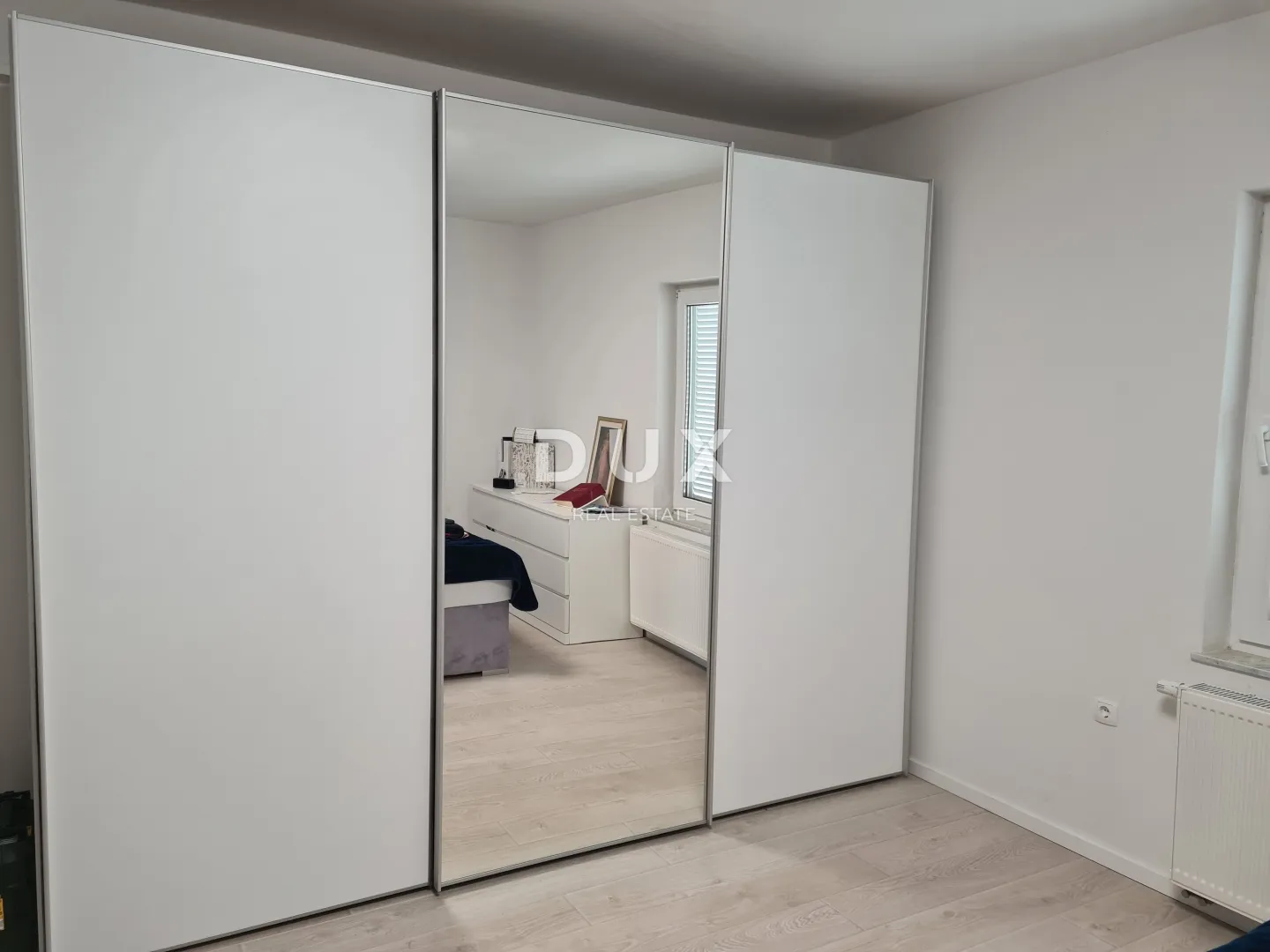 zadar, zemunik - prilika! renovirana obiteljska kuća - slika 30