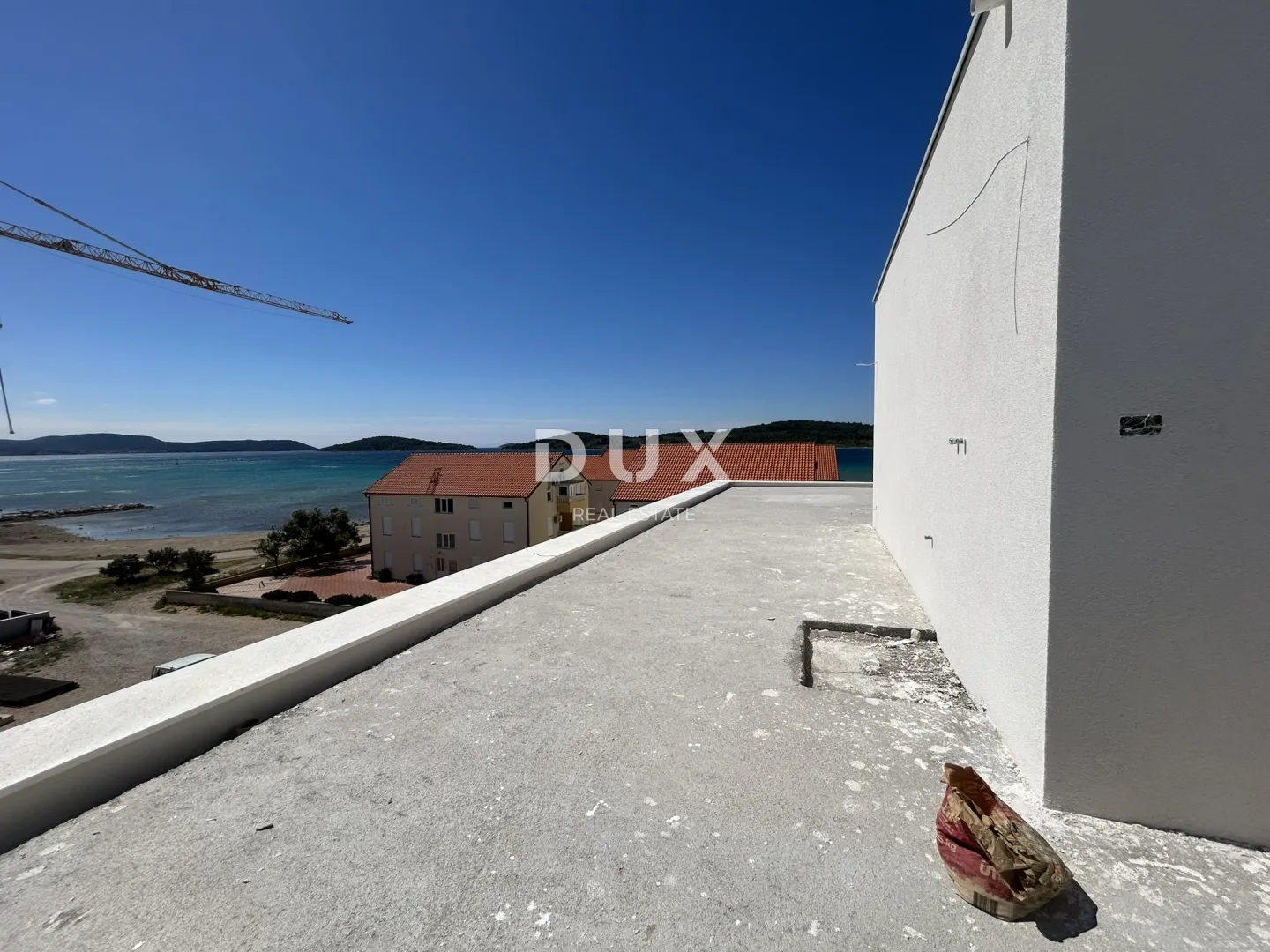 vodice, srima – penthouse s krovnom terasom, pogledom na more i liftom - slika 9