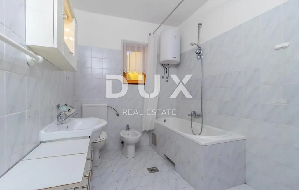 crikvenica - kuća s više apartmana i pogledom na more - slika 23