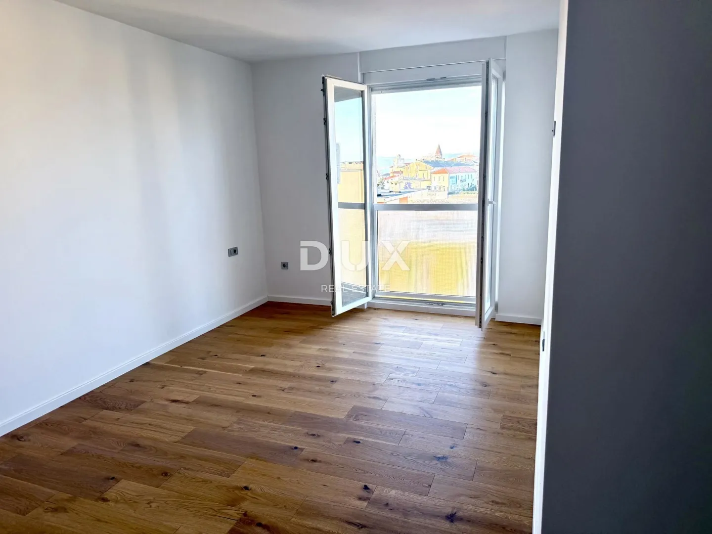 zadar, branimir – renoviran dvosoban stan s pogledom na stari grad! - slika 12