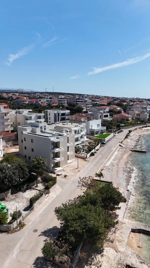 pag, mandre - stan u novogradnji, prvi red do mora, s privatnim parkingom i terasom - slika 8