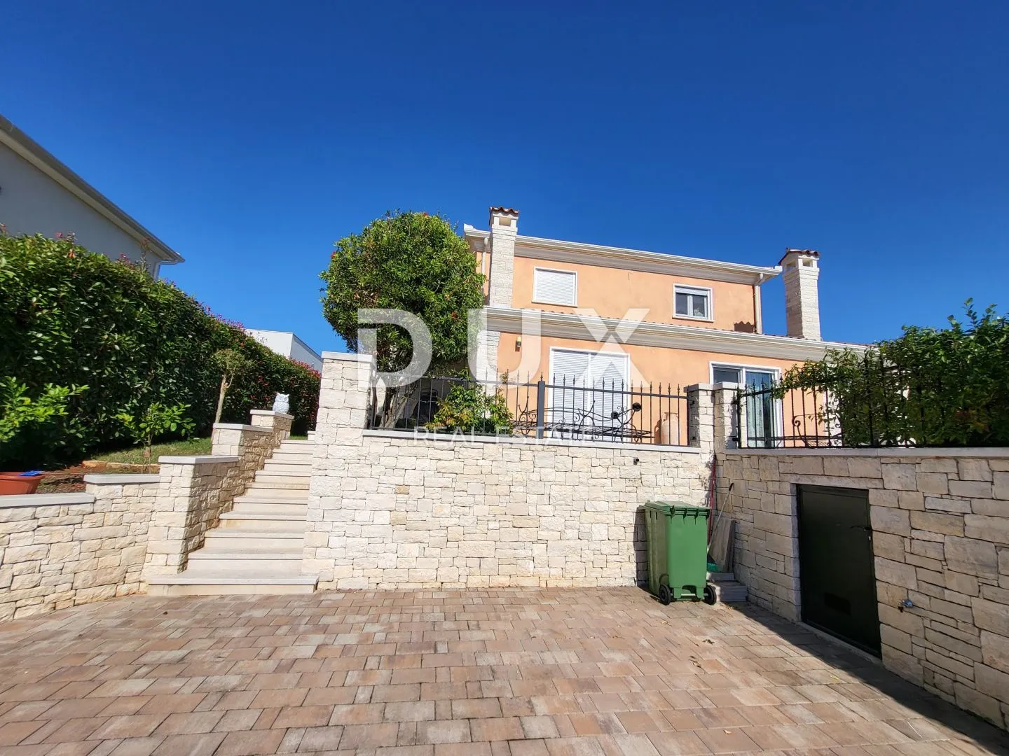istra, novigrad - dvojna kuća udaljena 250 m od mora - slika 19