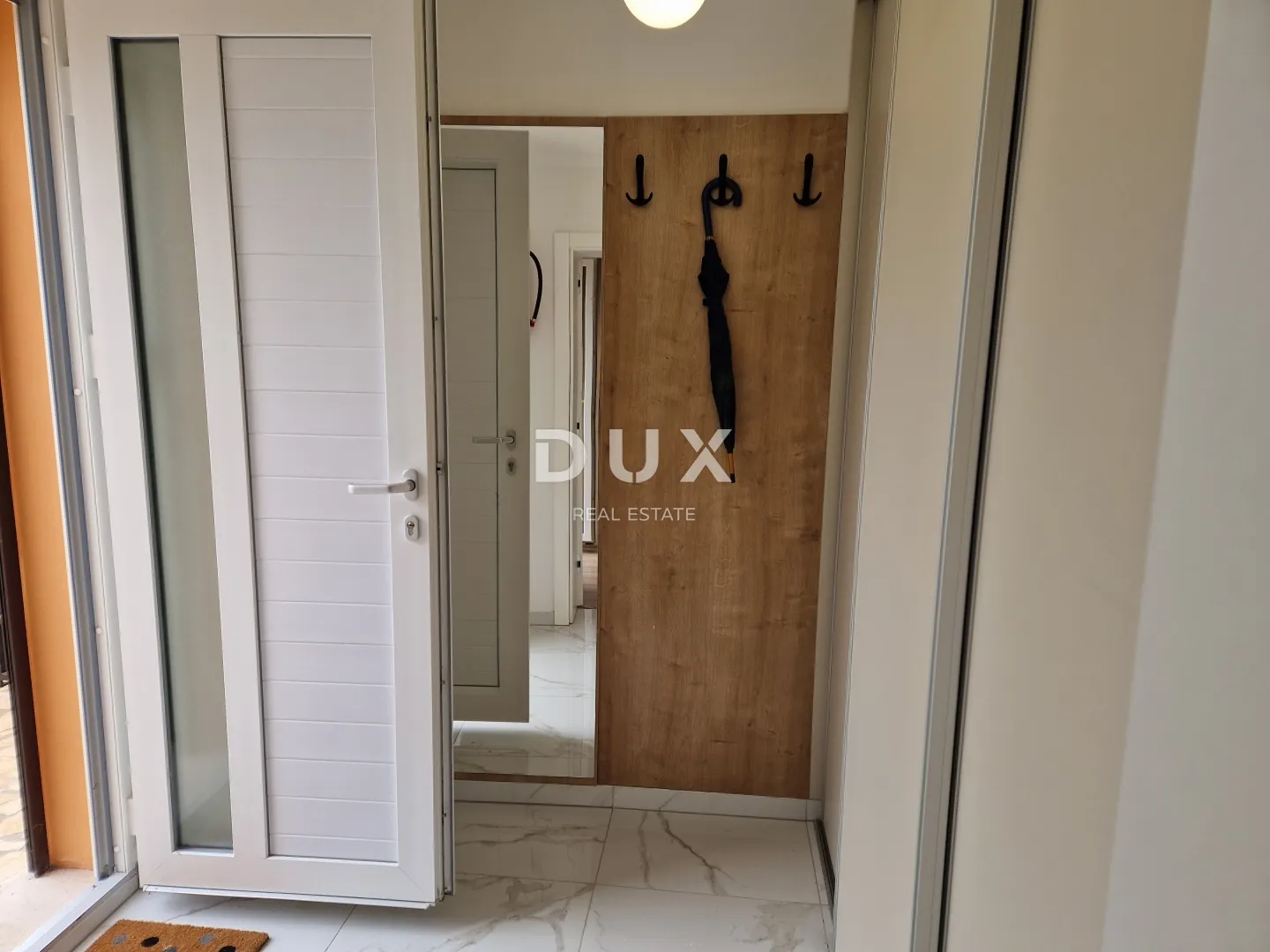 istra, labin – stan, 81 m², terasa, vrt i pogled na grad - slika 2