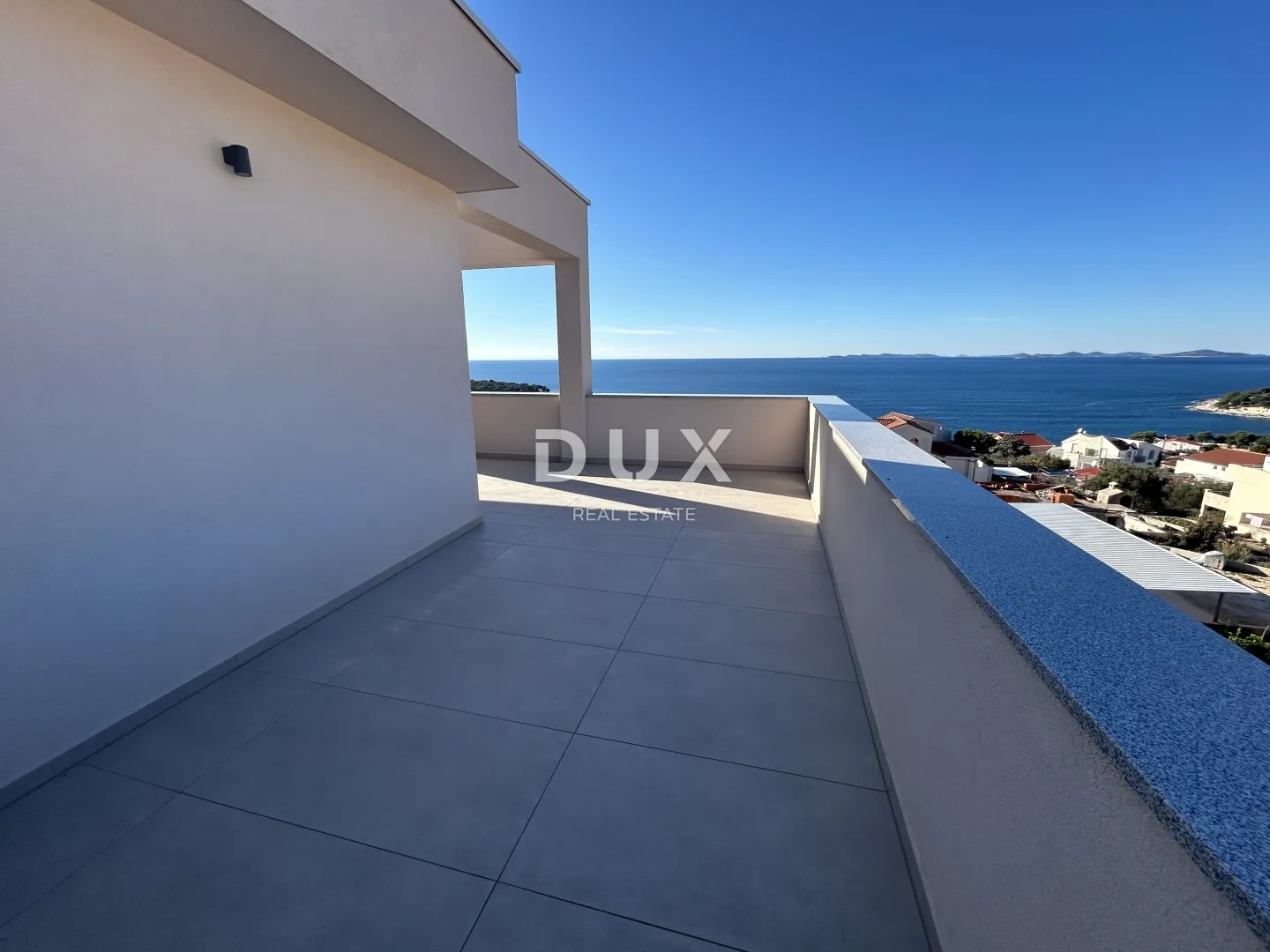 primošten, dolac – novogradnja! penthouse s prekrasnim pogledom na more! prilika! - slika 7