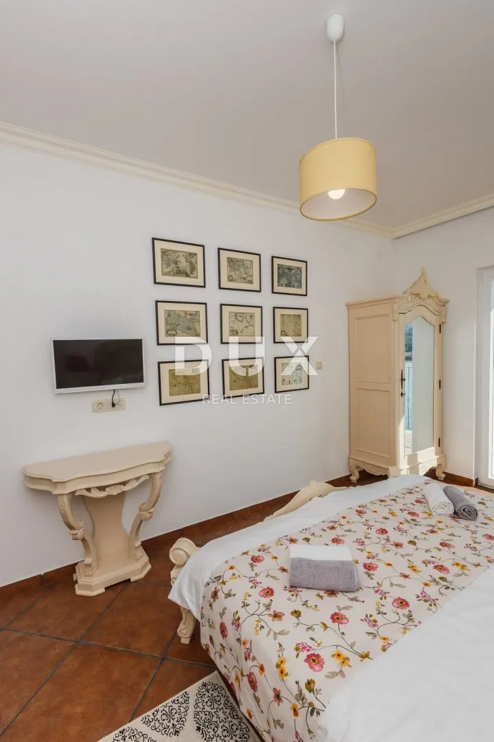trogir, marina - prekrasna luksuzna vila pokraj mora - slika 24