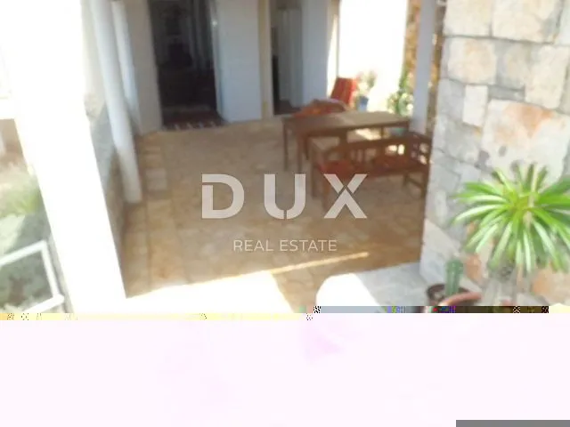 otok krk - ekskluzivna vila sa bazenom - slika 47