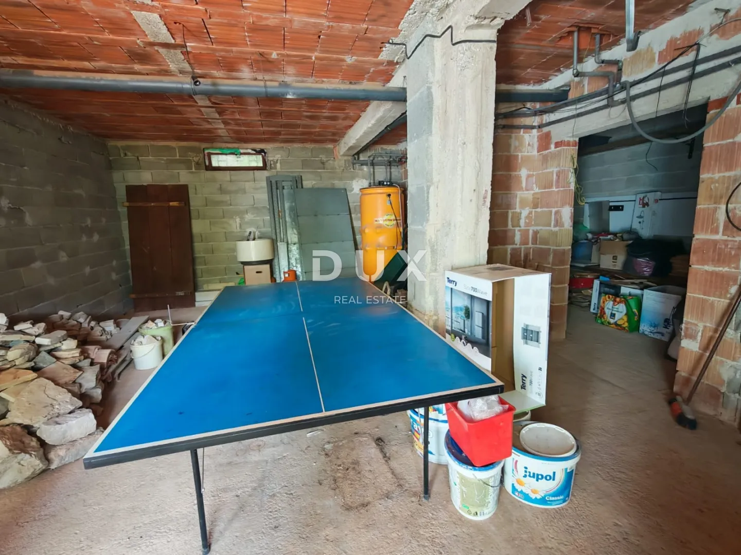 istra, pula - kuća 250m2, 700m od mora - slika 22