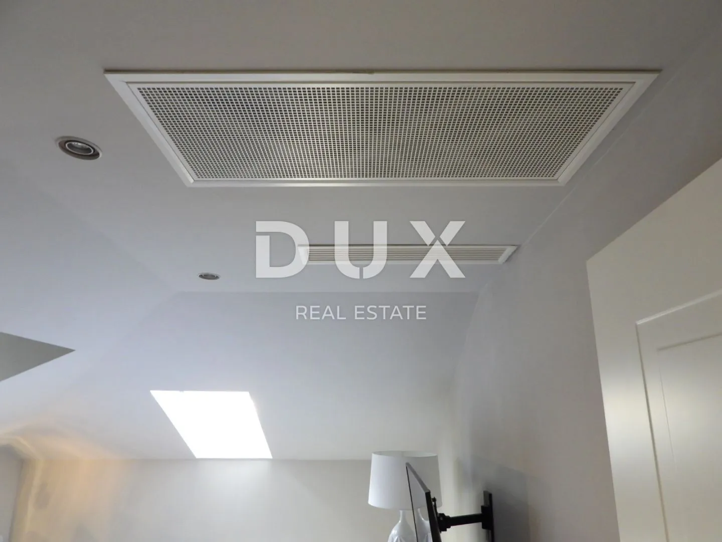 opatija, centar- eksluzivno uređen dvoetažni stan 4s+db 165m2 - slika 32