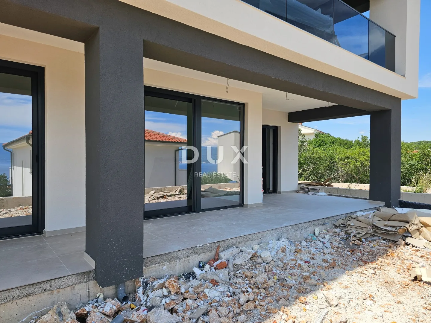 otok krk, vrbnik - luksuzni apartman s bazenom - slika 3