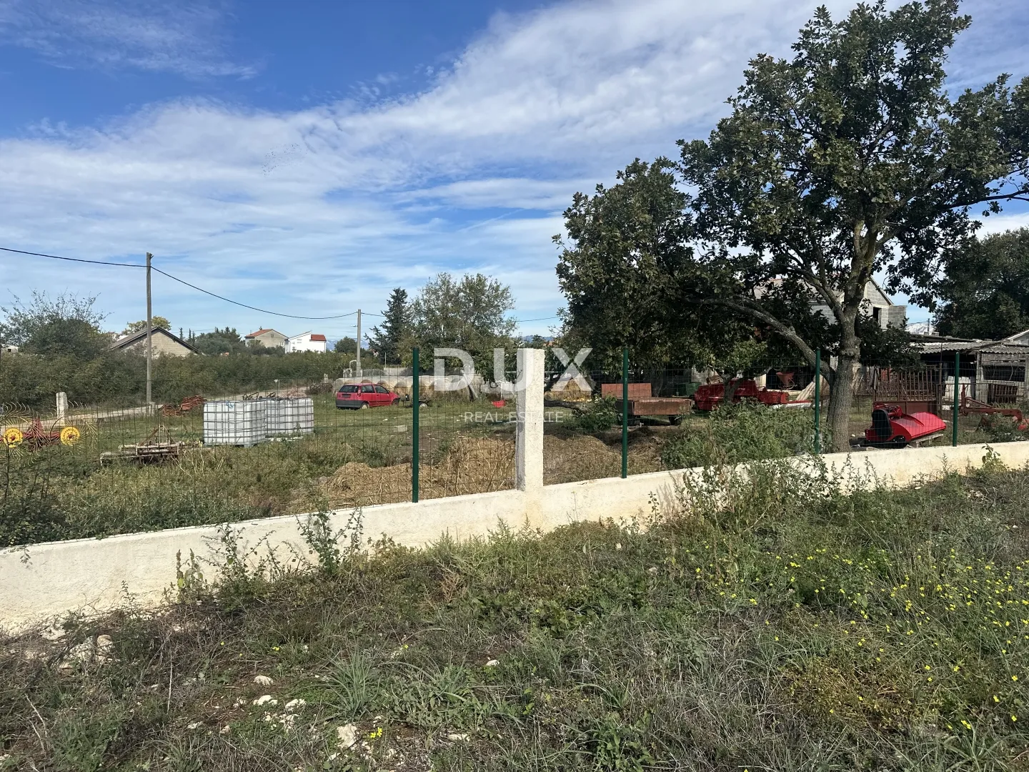 zadar, poličnik - uređeno zemljište ograđeno zidom! - slika 13