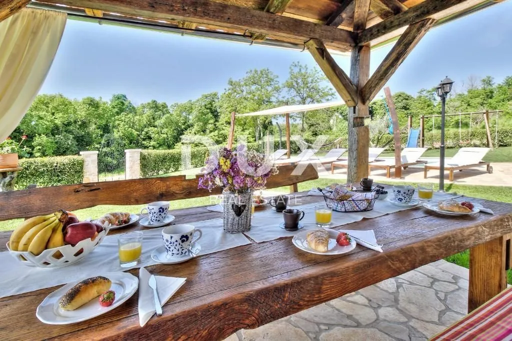 istra, umag, savudrija - kamena samostojeća vila na osami - slika 32