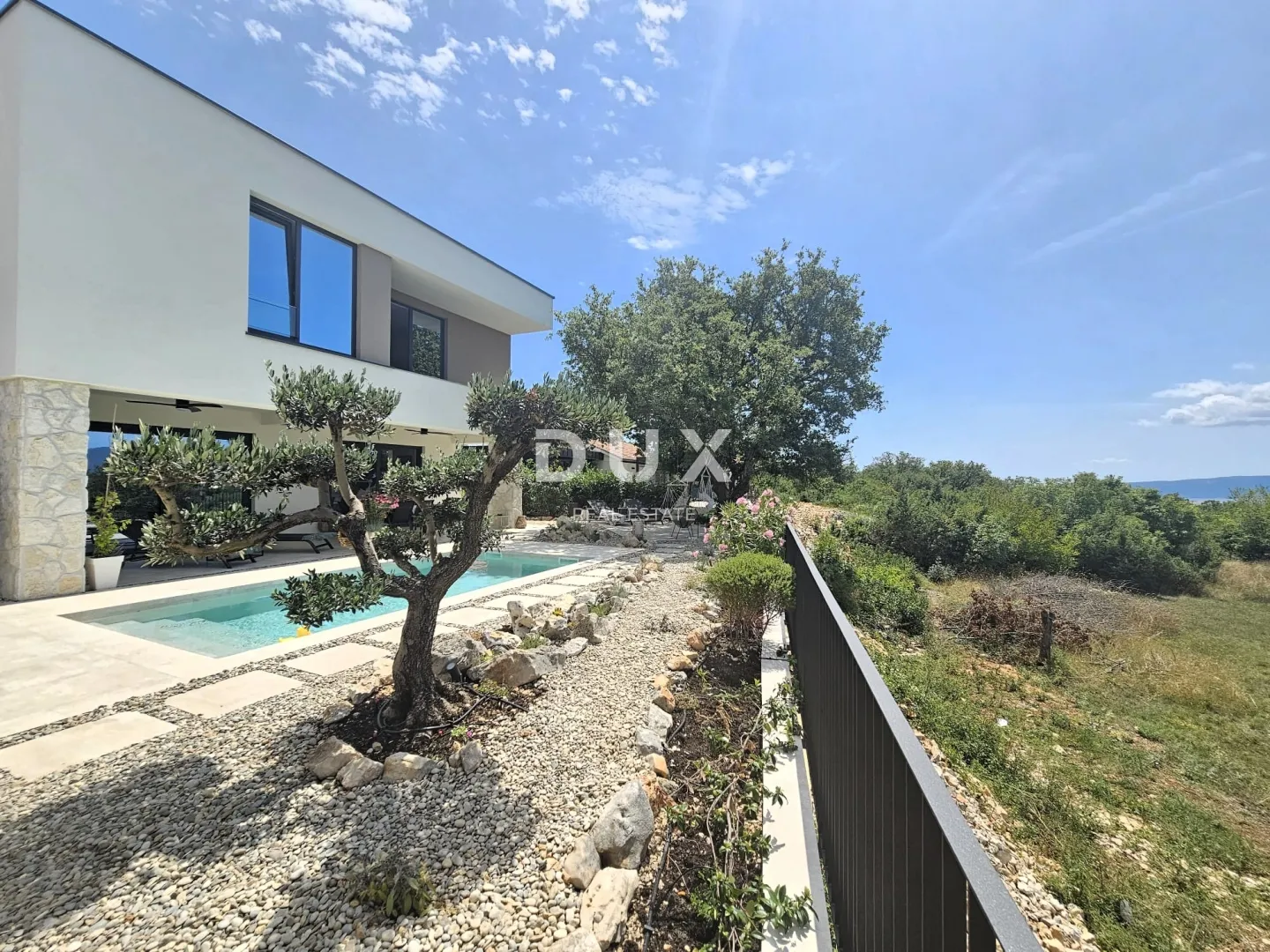 otok krk, linardići - luksuzna vila s bazenom - slika 2