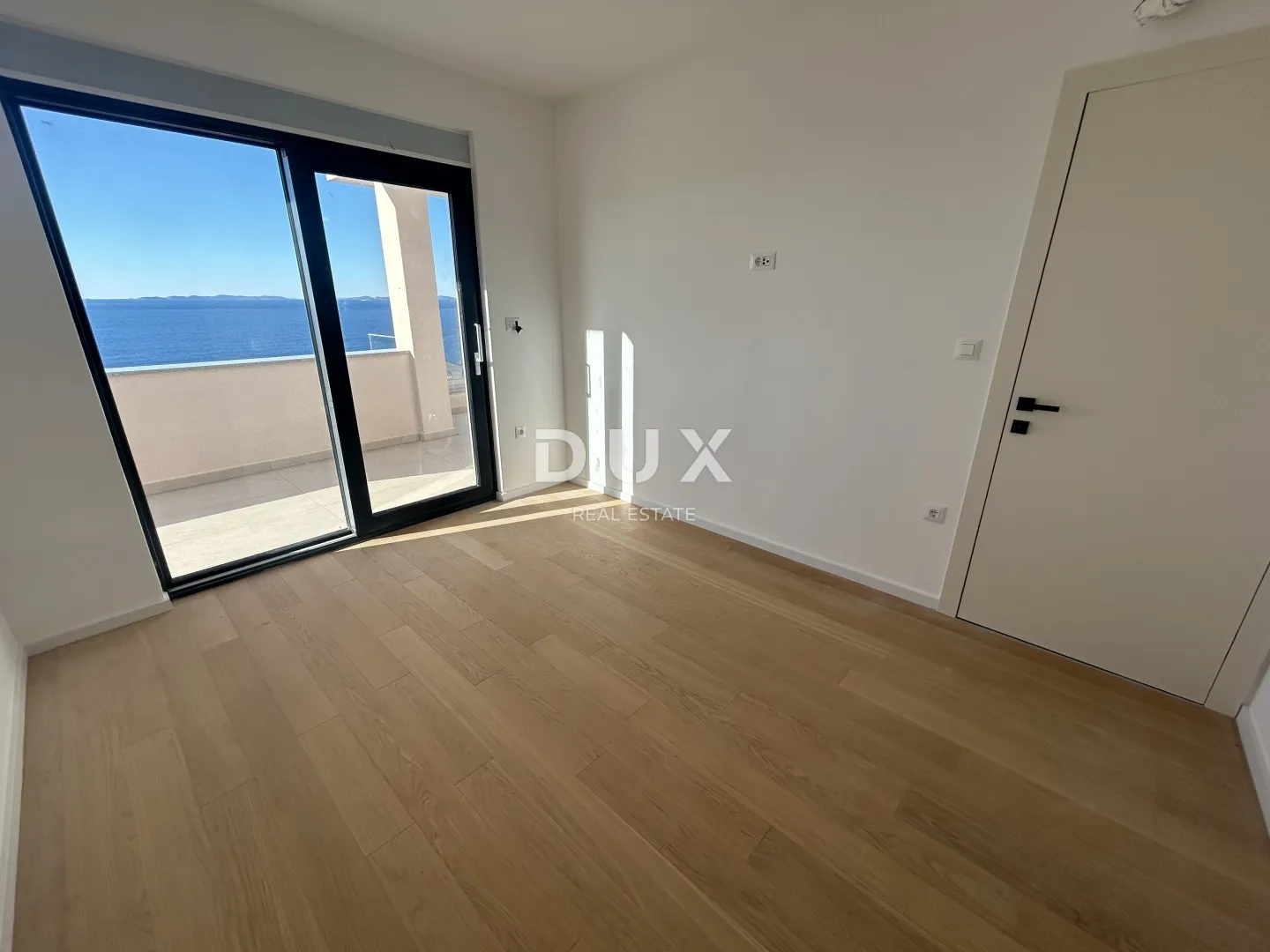 primošten, dolac – penthouse s fenomenalnim pogledom na more! - slika 8