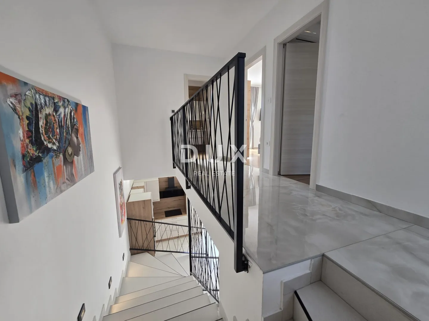 istra, pula - moderna villa nedaleko od centra! - slika 9