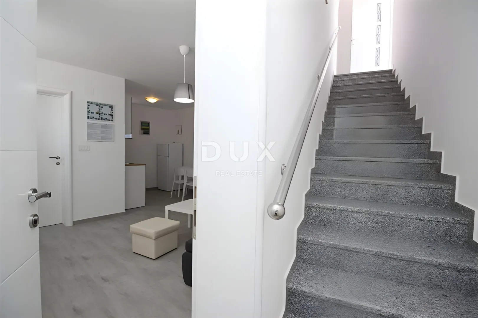 otok krk, baška - dva apartmana prvi red do mora - slika 24