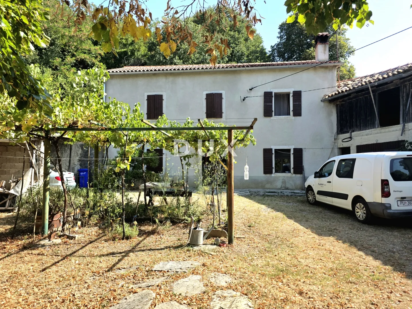 istra, buzet, kuća, 160 m2, stancija s 26724 m2 zemljišta - slika 25