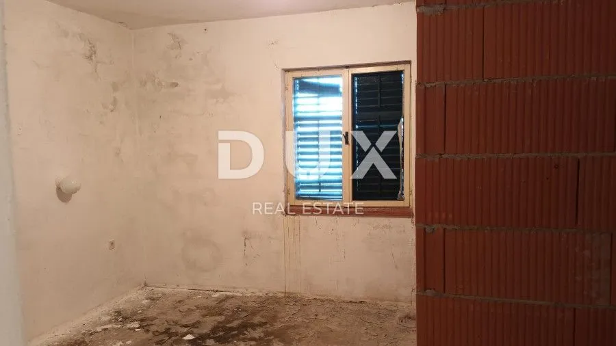sveti filip i jakov, sikovo - prizemlje sa okućnicom za adaptaciju - slika 13