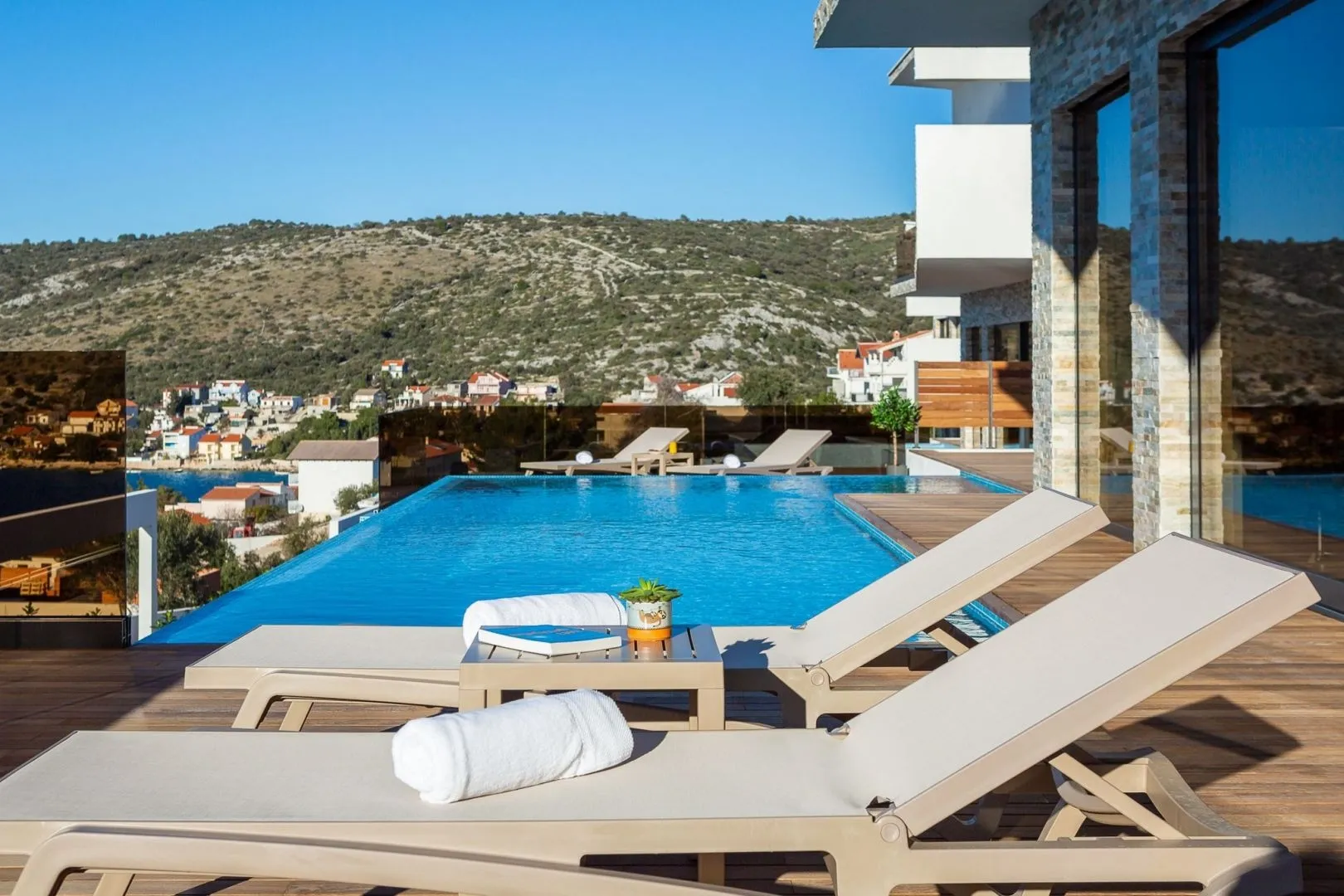 šibenik, rogoznica - prekrasna vila s bazenom u blizini mora - slika 10