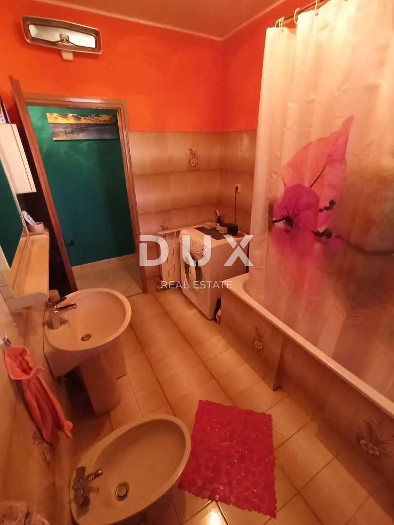 istra, svetvinčenat - obiteljska kuća s dva apartmana - slika 24