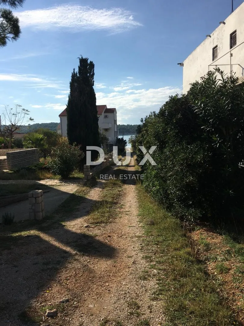 rab, barbat- građevinski teren 1125m2 za obiteljsku kuću / villu / apartmane / kuću za iznajmljivanje sa bazenom / kuću za odmor sa bazenom - slika 3