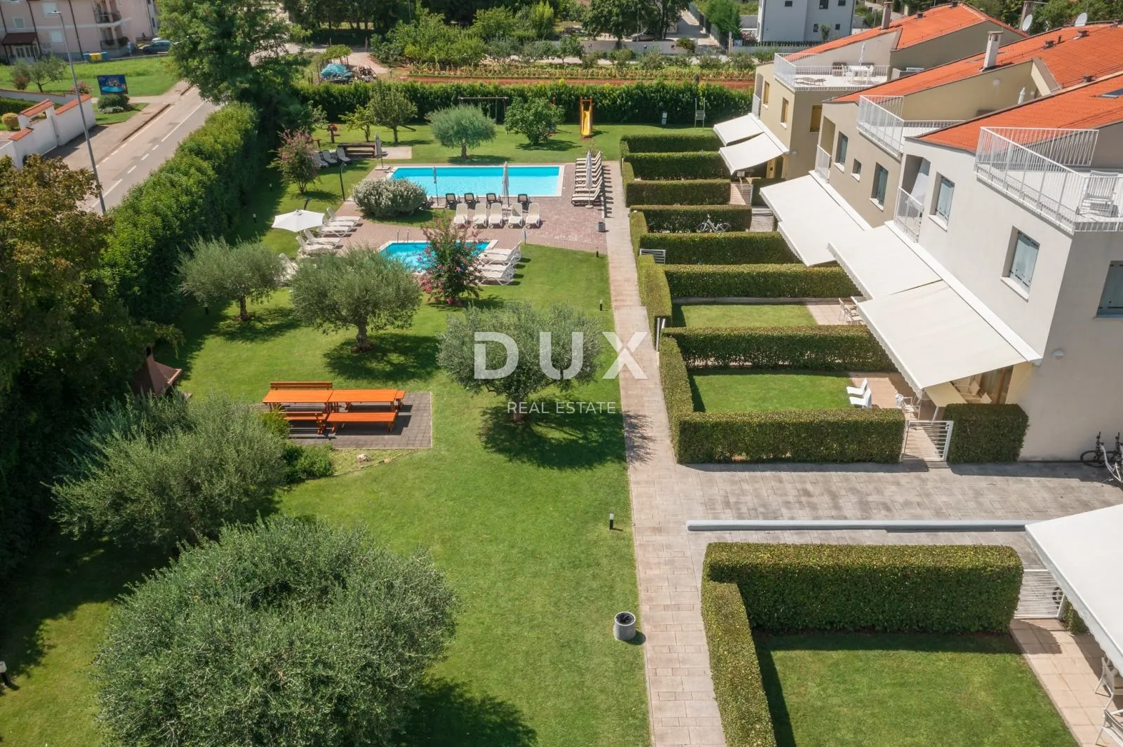 ISTRA, POREČ - Luksuzni dvoetažni stan s pogledom