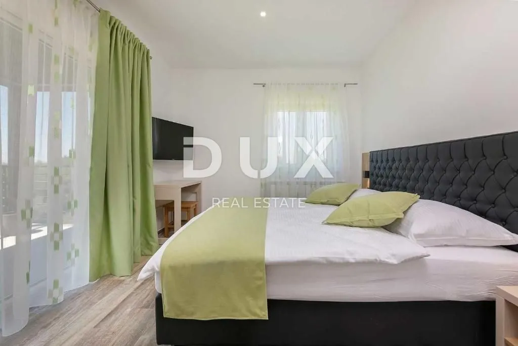 istra, kaštelir - vila s bazenom i velikom okućnicom - slika 30