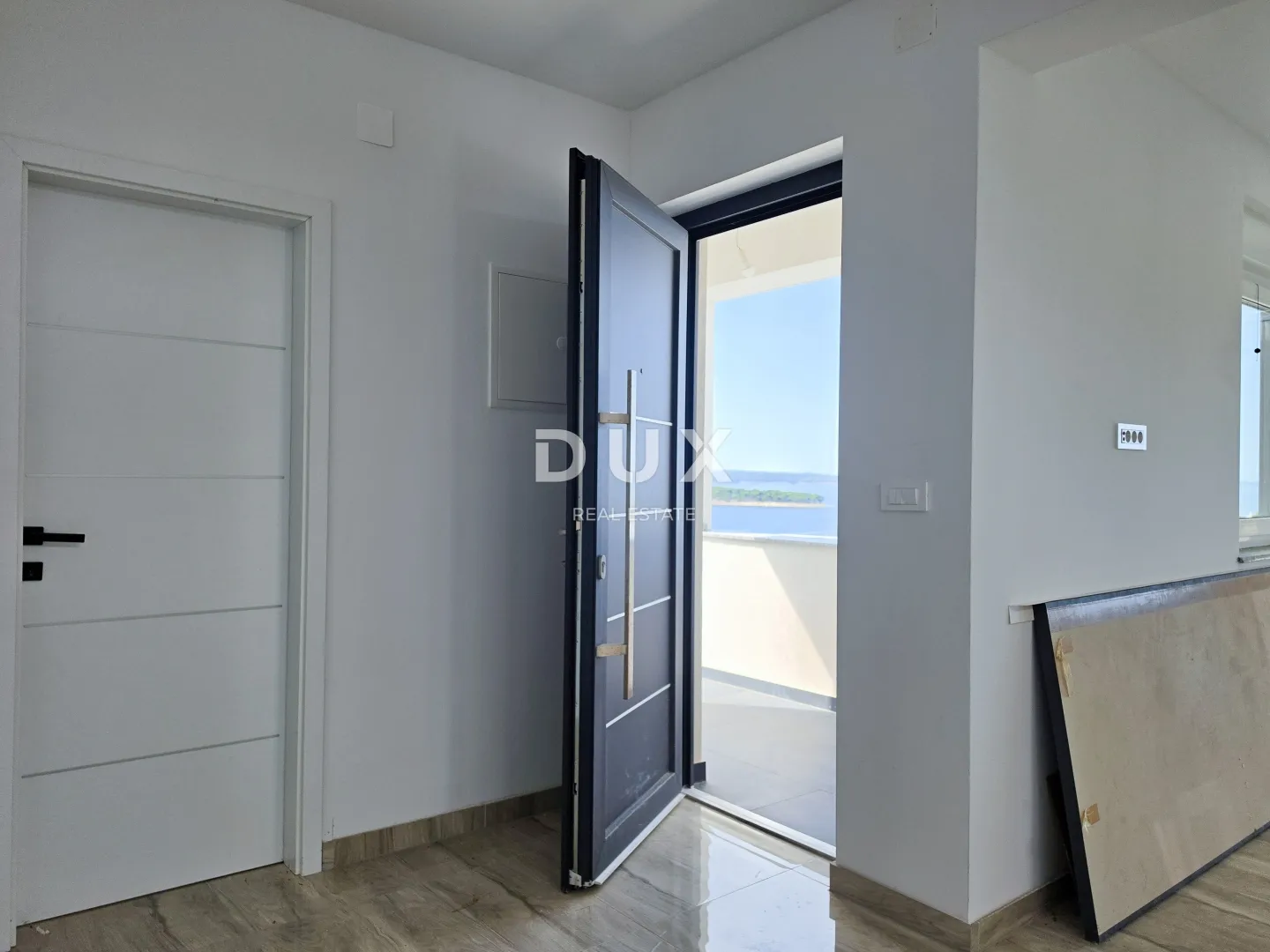 otok rab, banjol - luksuzni penthouse s 360° pogledom - slika 5