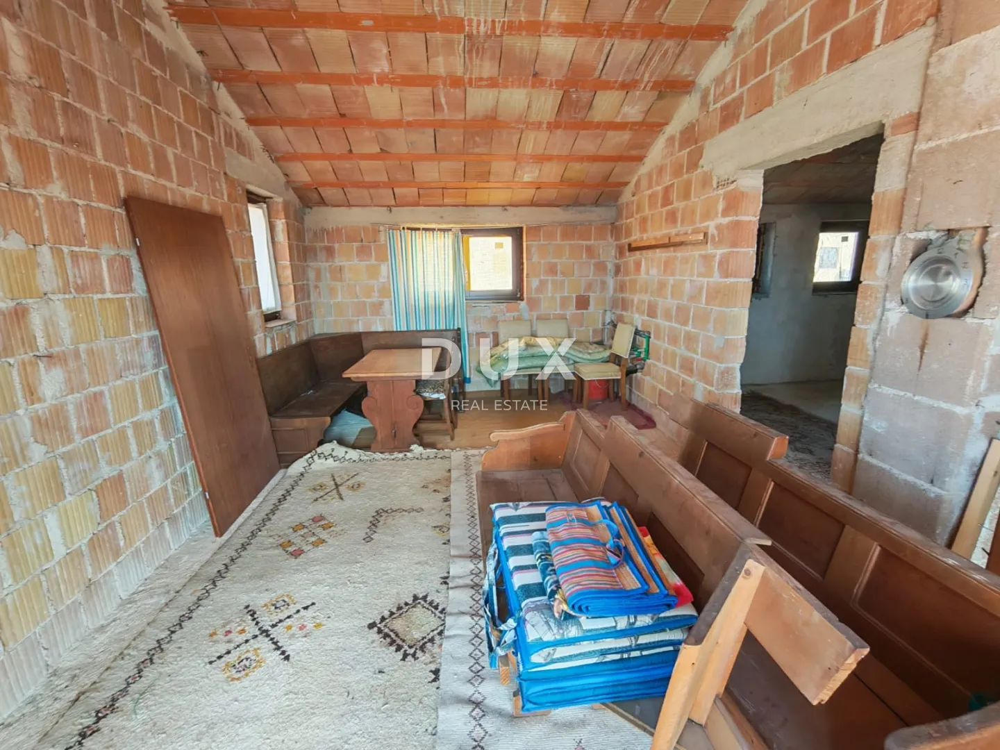 istra, pula - kuća 250m2, 700m od mora - slika 20