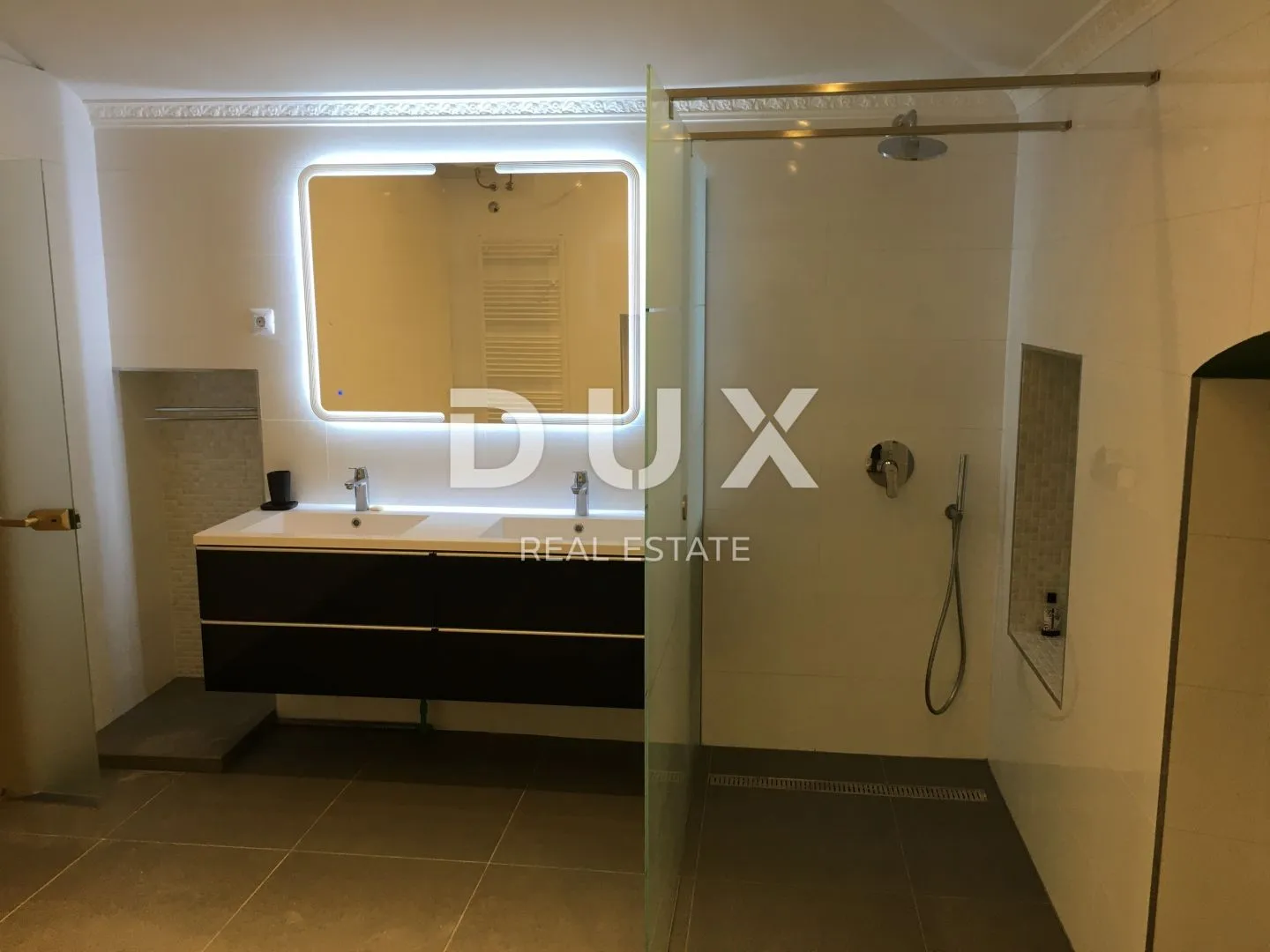 opatija, centar- stan, 180 m2, okućnica, parking!!! - slika 6