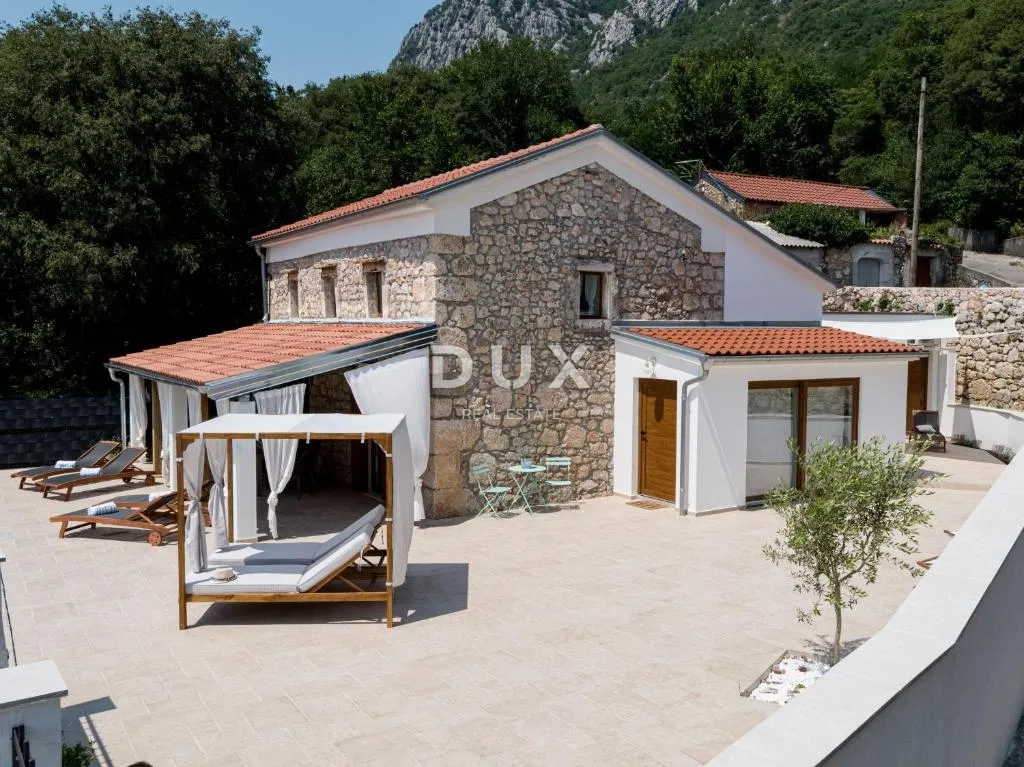 novi vinodolski, bribir - kamena vila s bazenom - slika 11