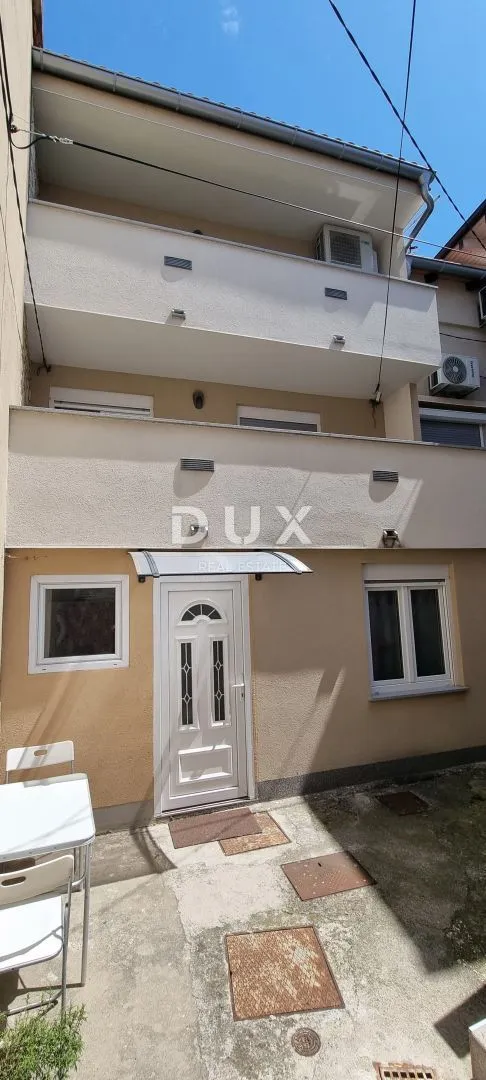 novi vinodolski - kuća u centru, 150m od mora - slika 12