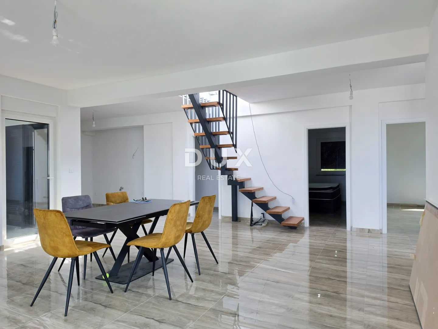otok rab, banjol - luksuzni penthouse s 360° pogledom - slika 4