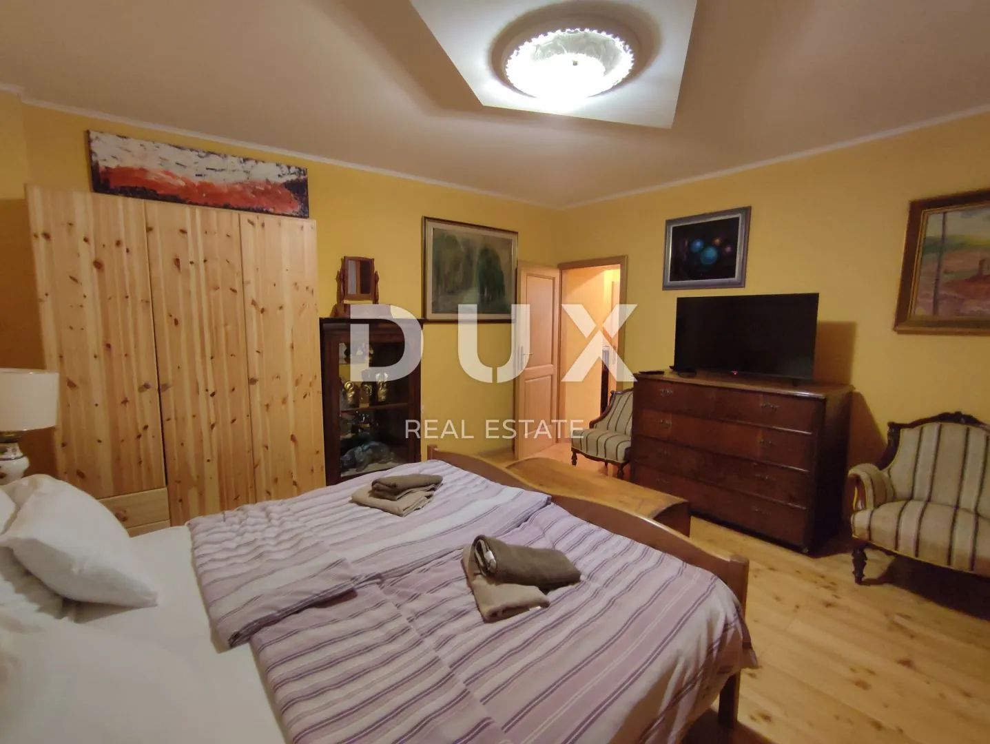 istra, rovinj - renovirana starina u samom centru grada - slika 19