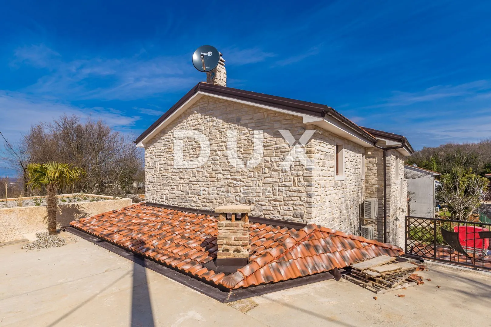 otok krk, soline (okolica) - kamena vila s bazenom - slika 23